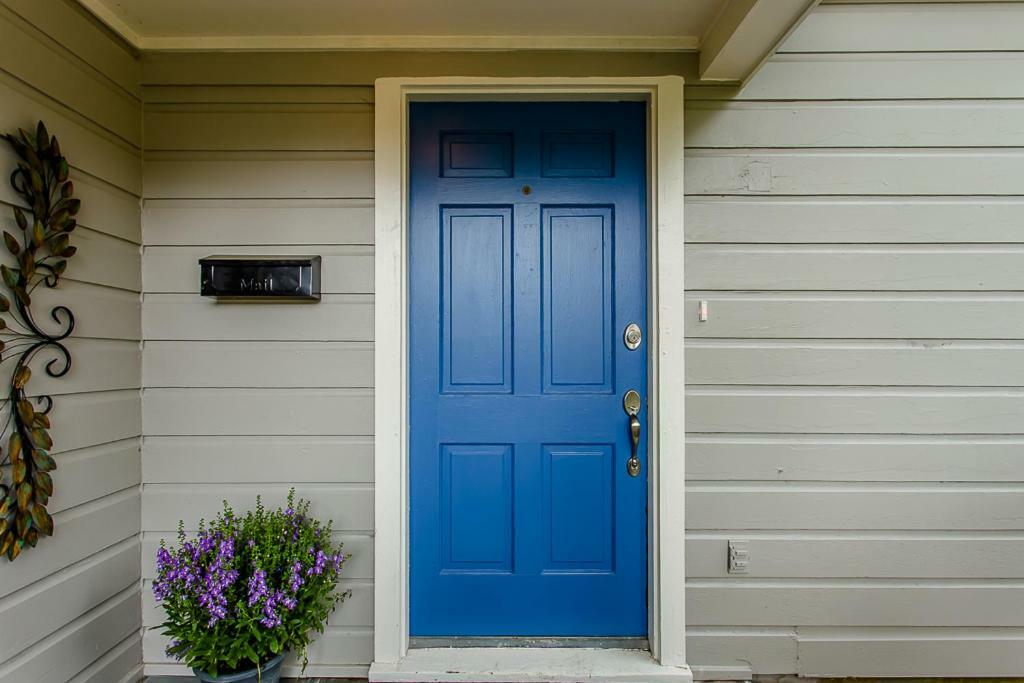 The Blue Door Bungalow - Luxury Home Downtown Хюстън Екстериор снимка